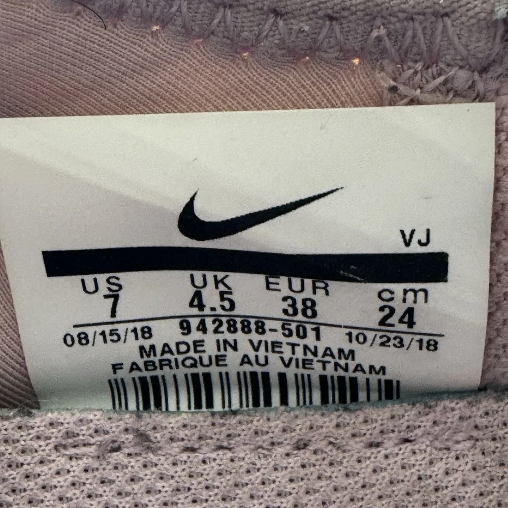 Nike Free TR 8‎ Plum Chalk  Plum Dust  Summit White Sneaker Shoe Women's Size  7